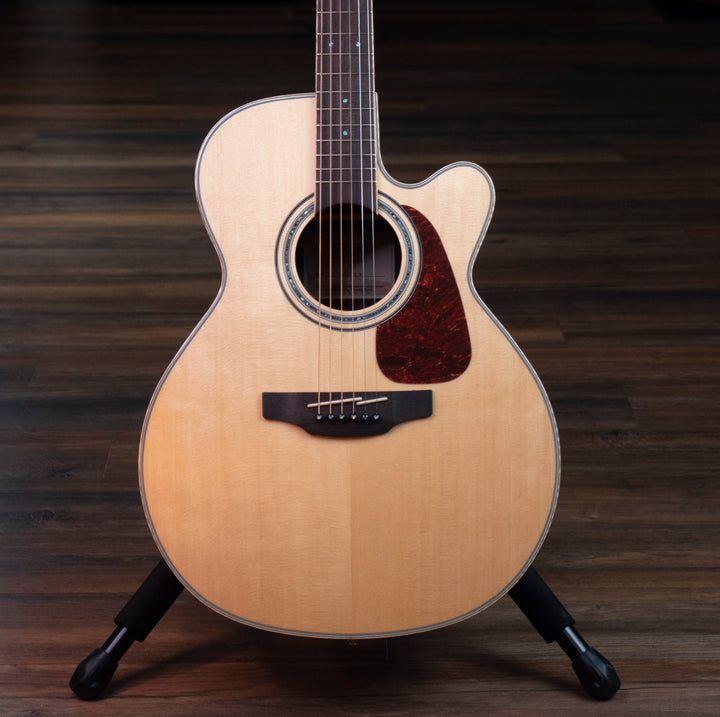 Takamine GN90CE Solid Spruce Top, Madagascar Rosewood Back