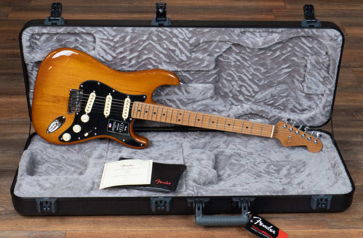 Fender Limited Edition American Ultra Stratocaster, Roasted Maple Fingerboard, Honey Burst