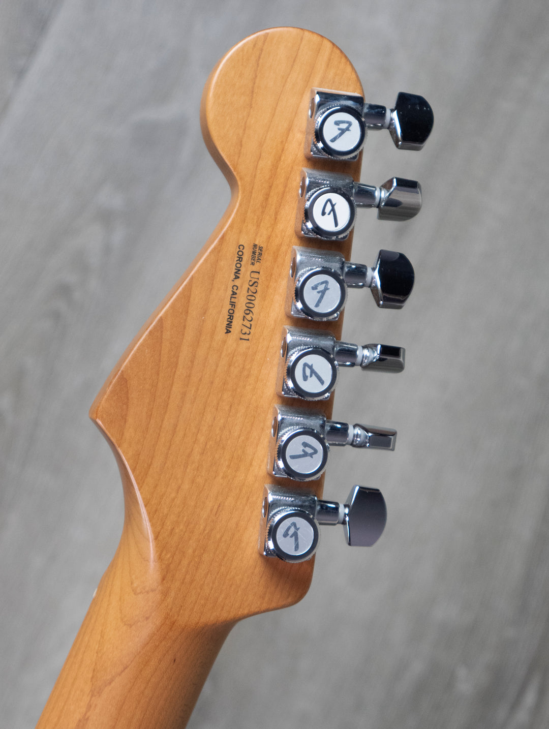 Fender Limited Edition American Ultra Stratocaster, Roasted Maple Fingerboard, Honey Burst