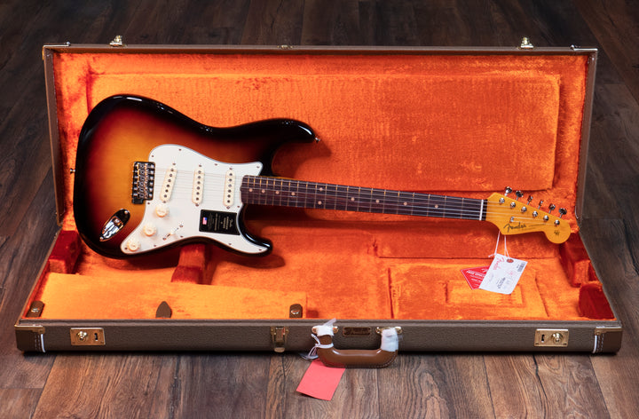 Fender American Vintage II 1961 Stratocaster, touche en palissandre, Sunburst 3 couleurs