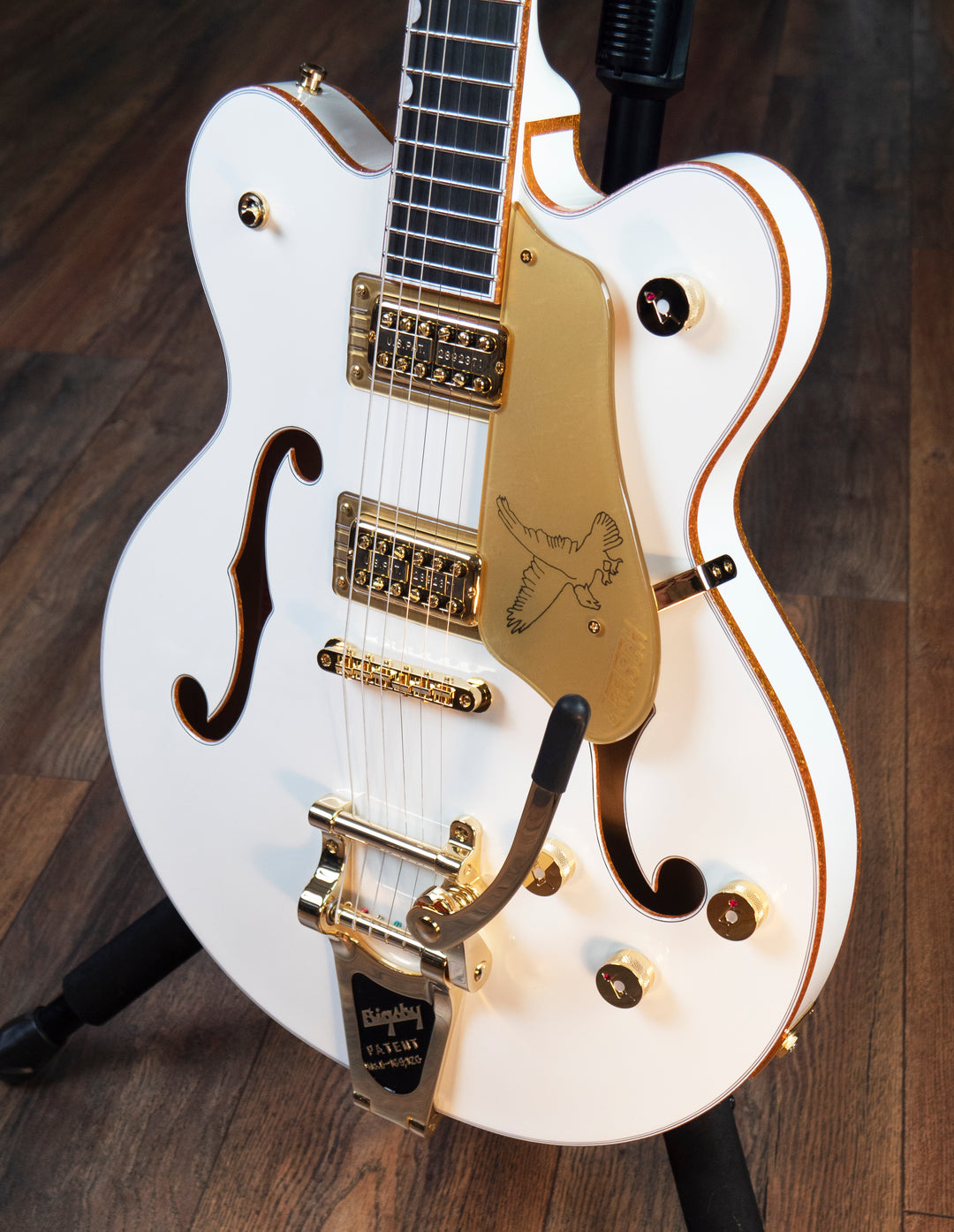Gretsch G6636T Players Edition Falcon Centre Block Double-Cut with String-Thru Bigsby, Filter'Tron Pickups, White