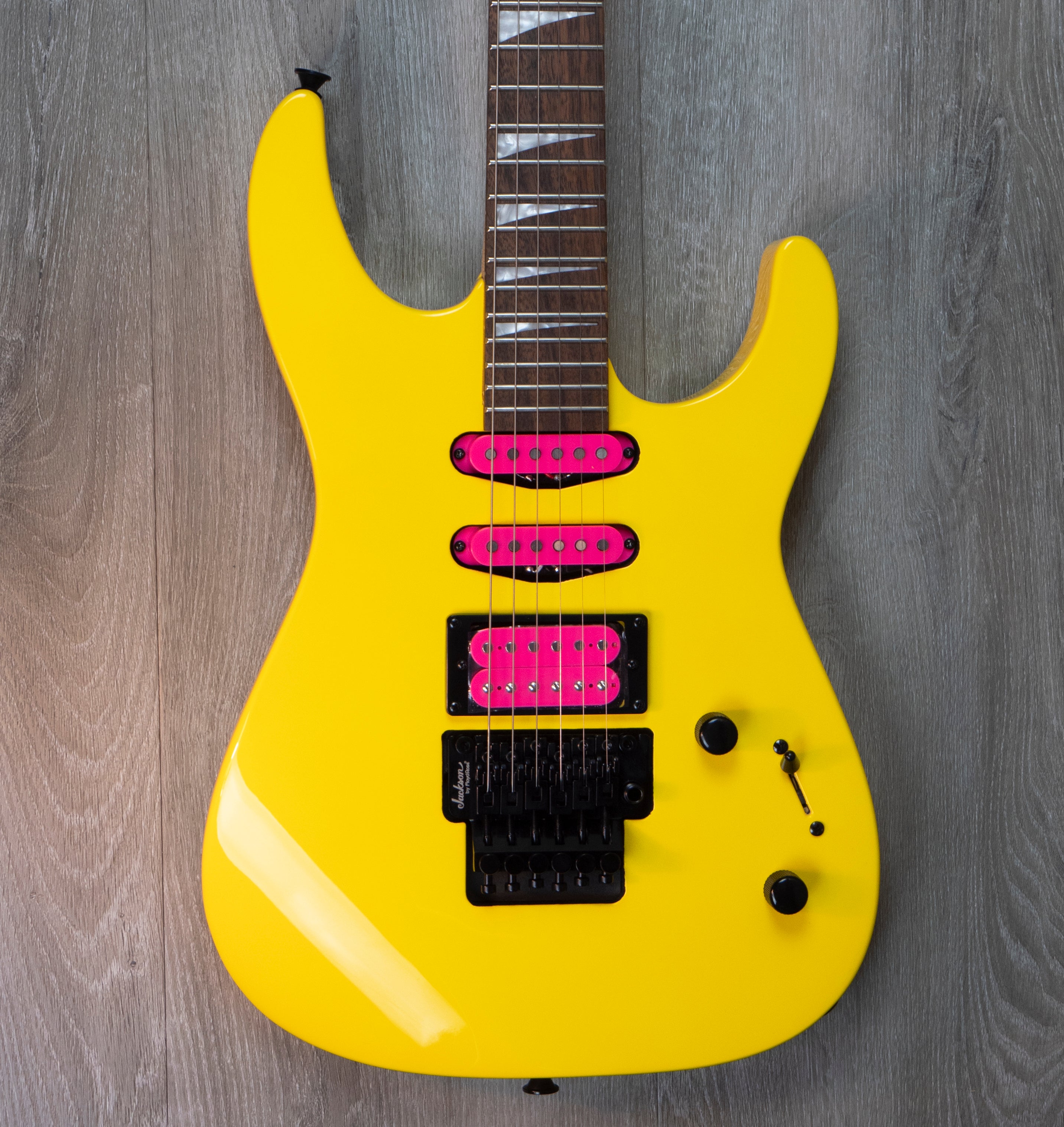 ギター X Series SOLOIST SL3X (Neon Yellow) Jackson Soloist SL3X - Neon Yellow | Sweetwater